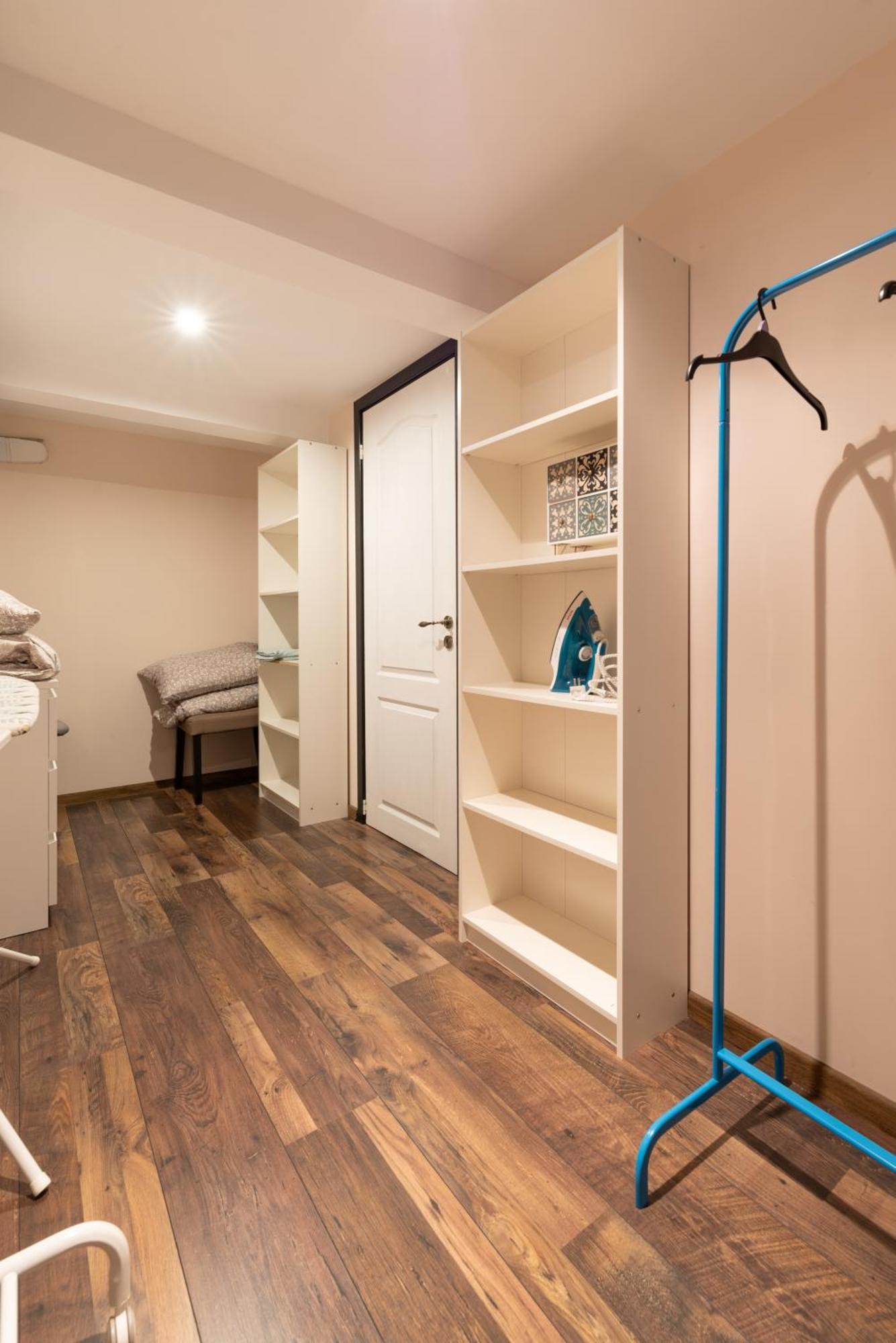 Spacious & Cozy Loft Near Old Town