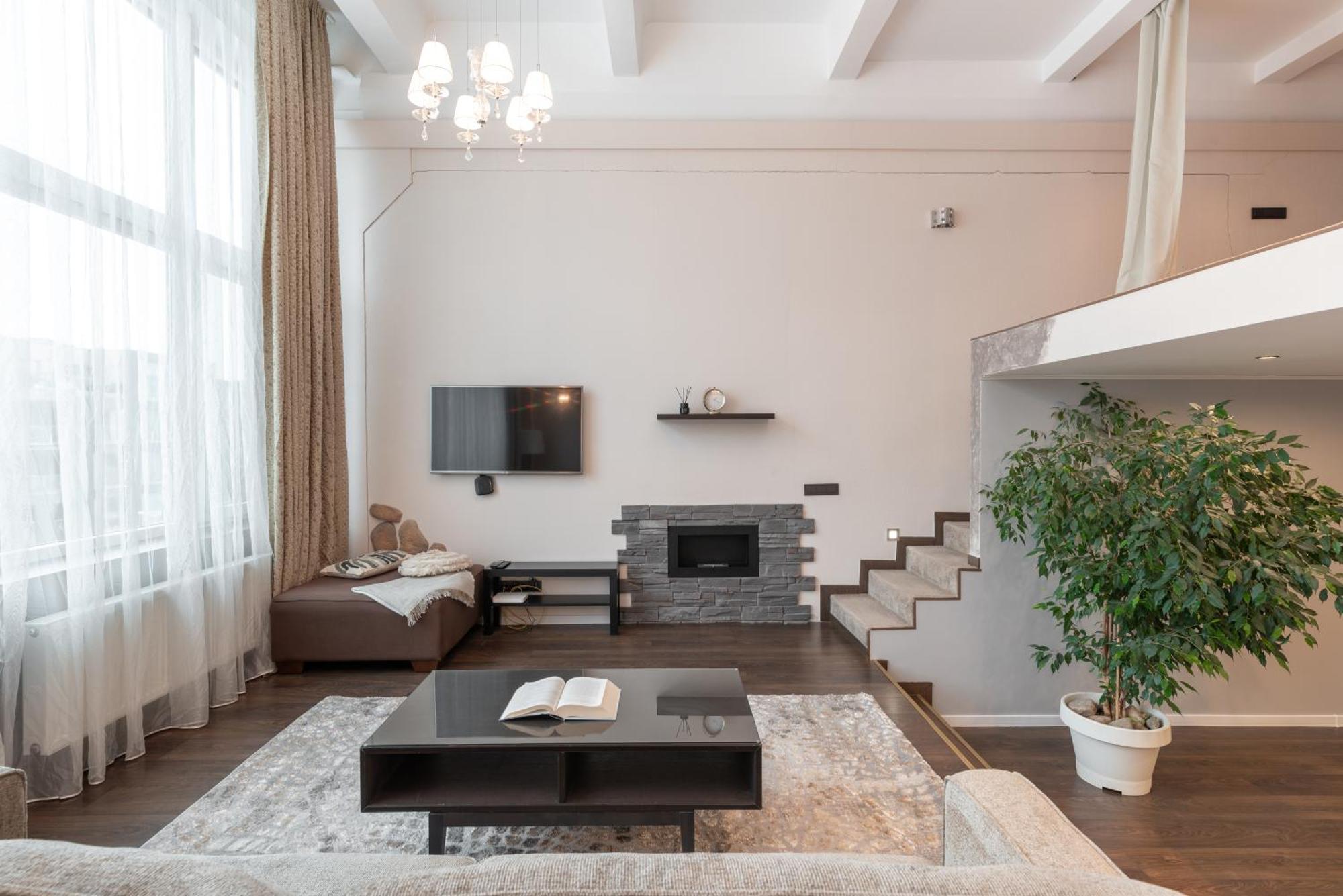 Spacious & Cozy Loft Near Old Town Appartamento